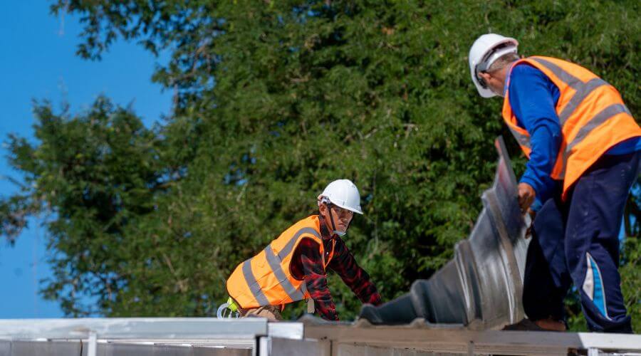 Professional gutter cleaning in Cordell, OK